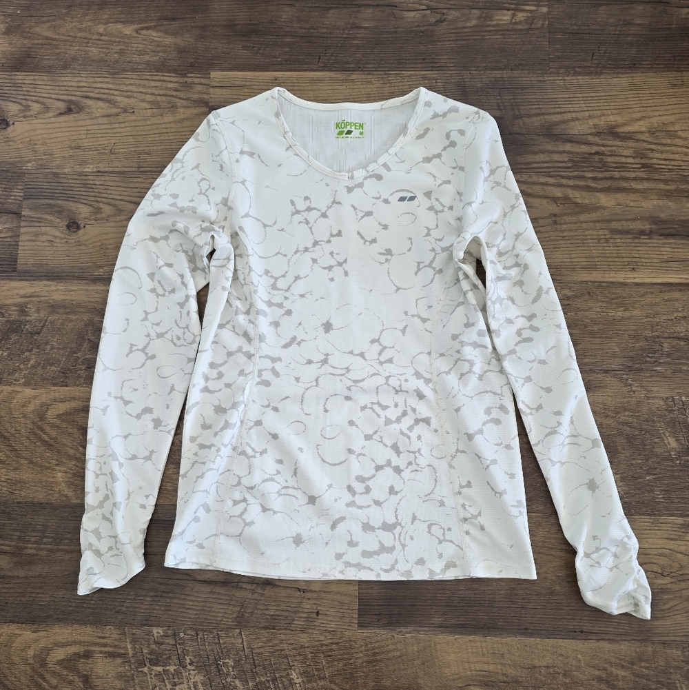 Koppen White and Gray Long Sleeve Tee